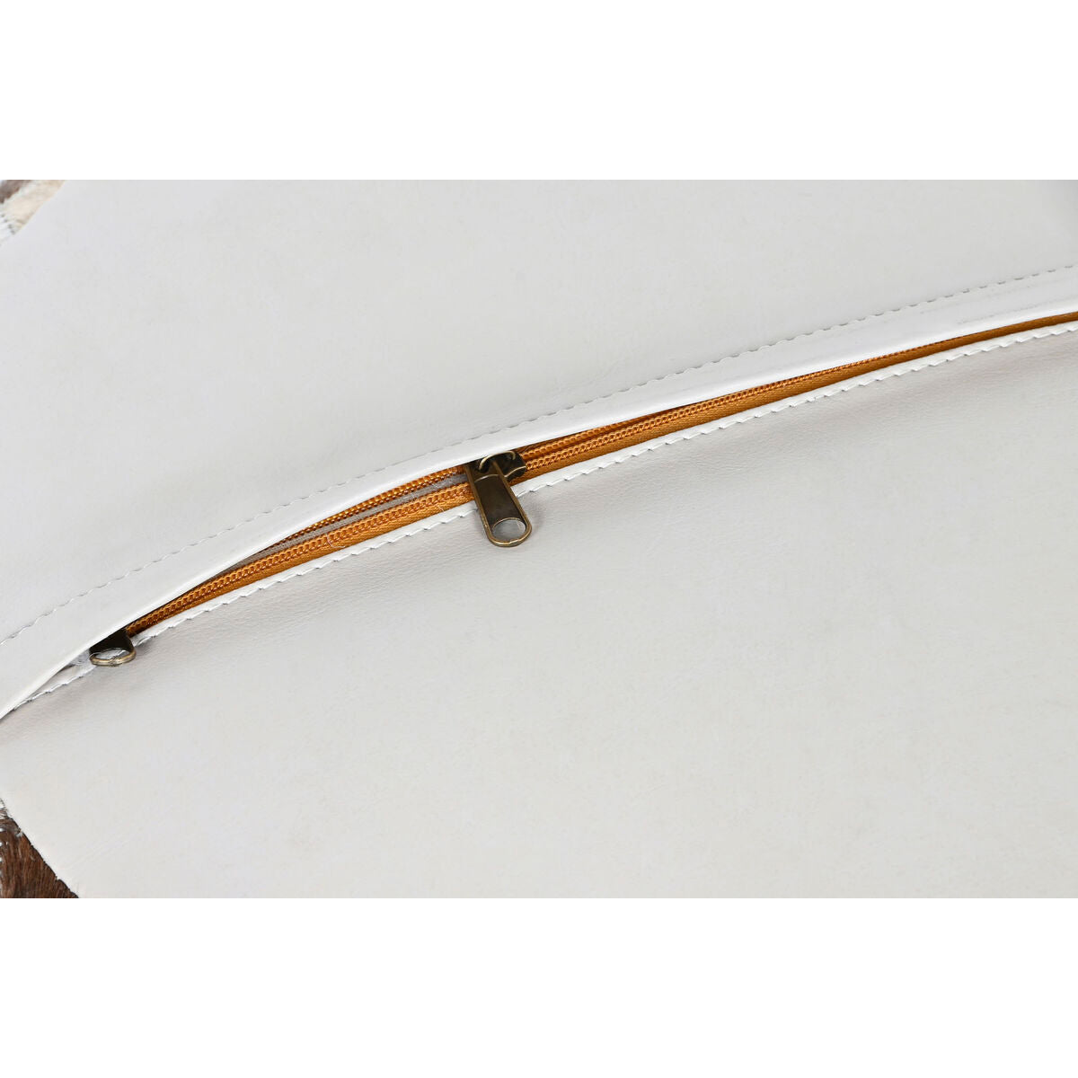 V9HC072426F35EEB17B30DACA39A8B194A1R6380695P2