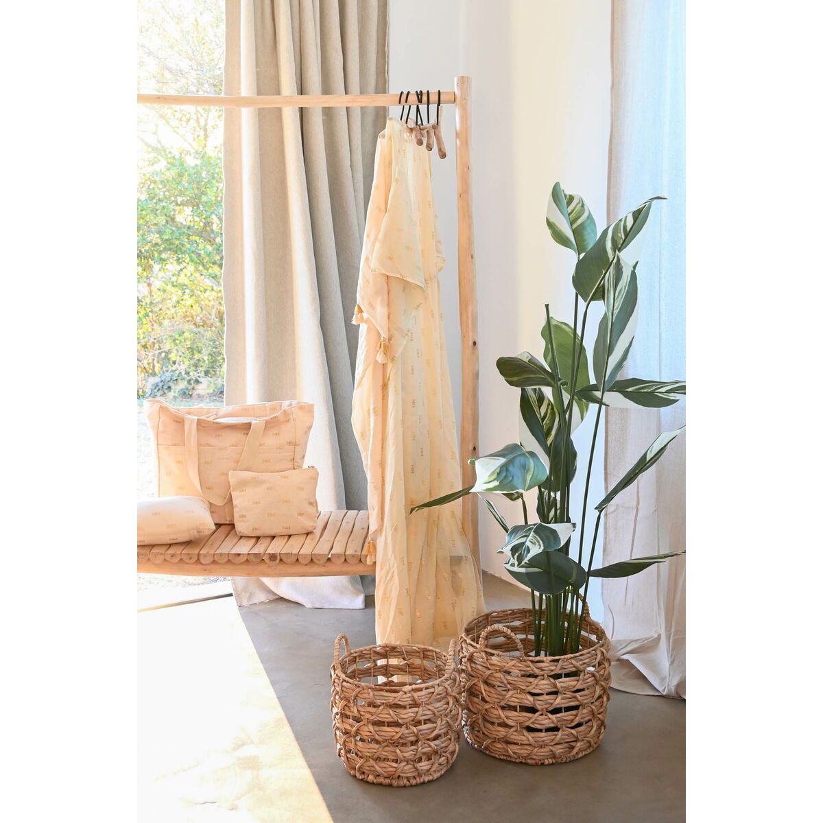 V4HA57BC25AC095409C3B925A431617C15ER5586206P2