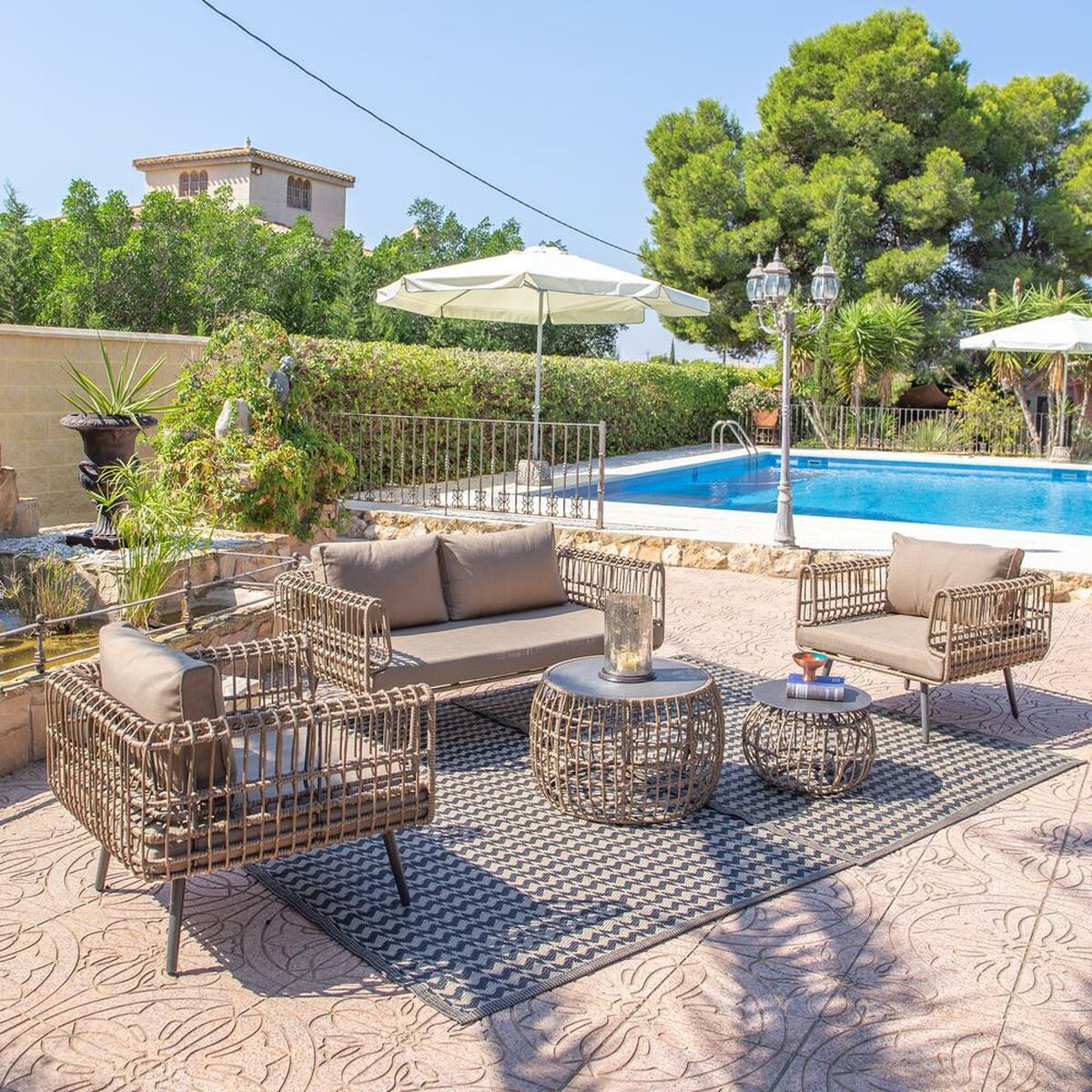 V8H083FBCA95262E9890B1646D07B09D339R4988990P2