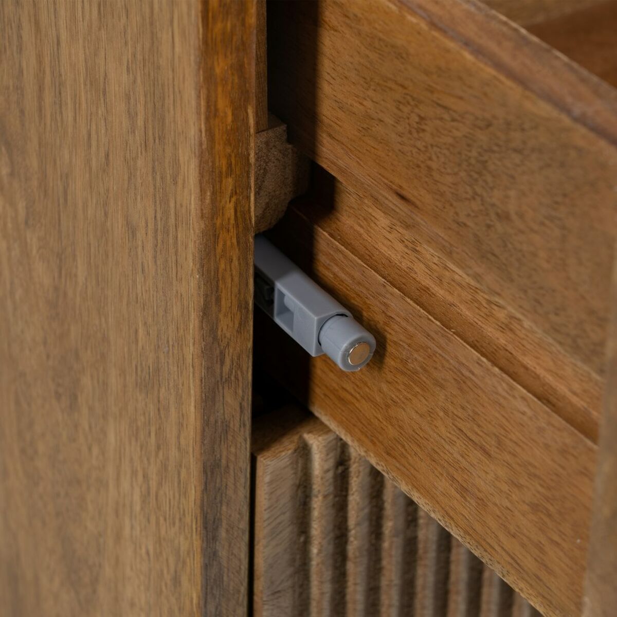 V6H23FE983A018910455C8E9ABD46B6BBD5R2465488P8