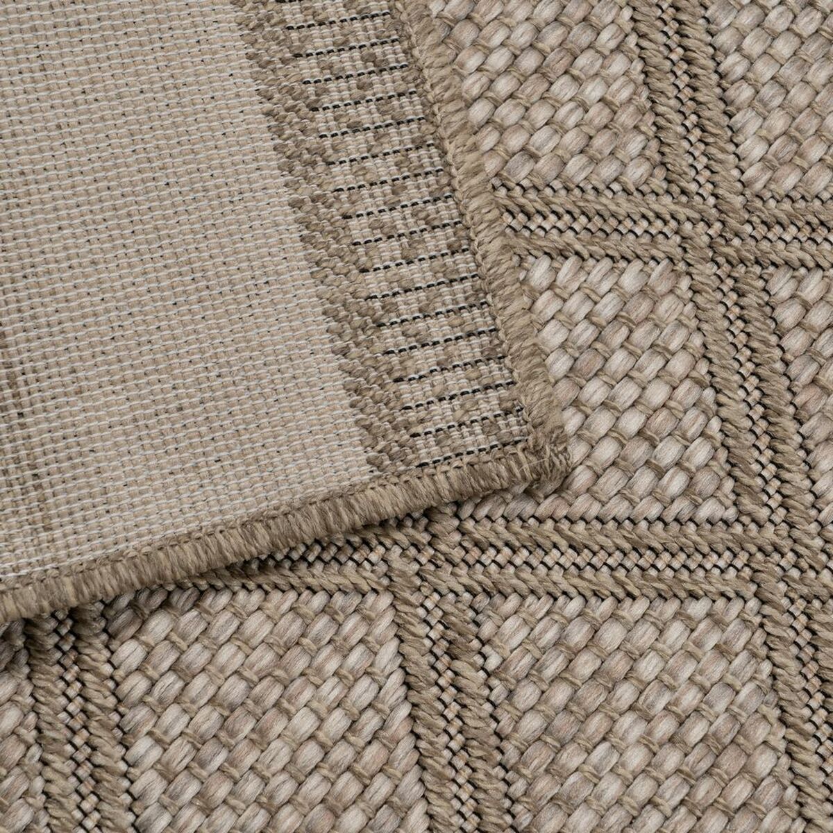 V6H32112F70AE41930E1203FDE63D726844R5370008P5