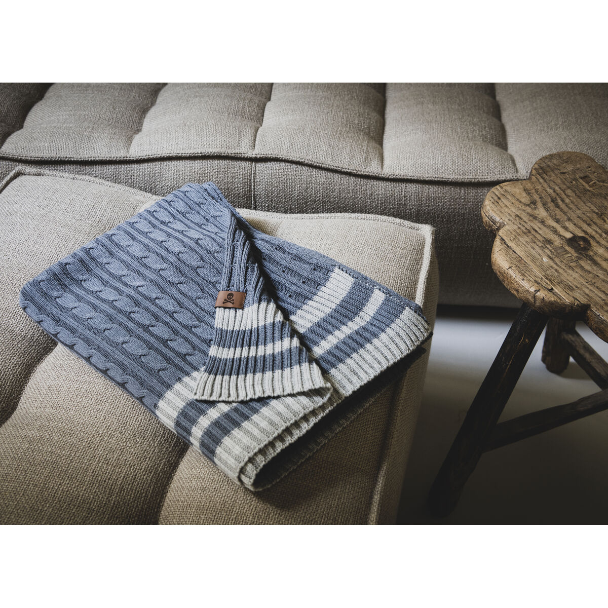 V5H08E10D874D47EA43C616702AC7D9EF2AR4865748P1