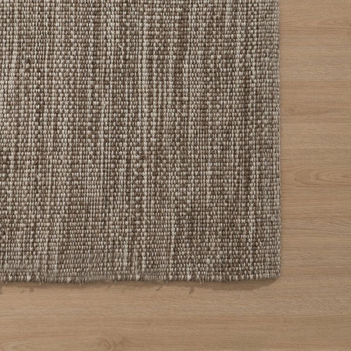 V4H8DA71823A19F9EA53C78946936FDBCB1R5467419P5