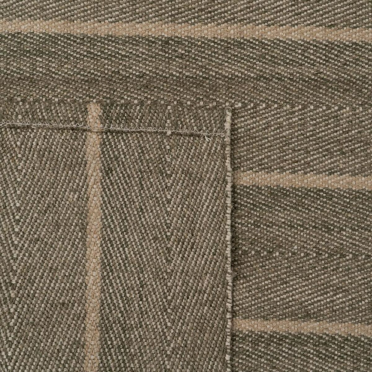 V4HE97BFD54124F03953546DD3B8B84FE82R5369968P5